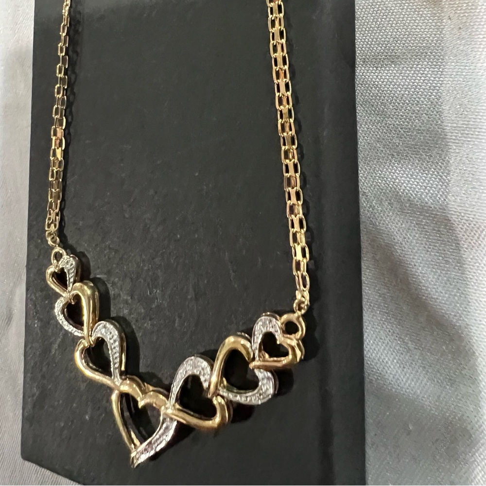 🔷SOLD 🔷Beautiful 10k Diamond Accent Multi-Heart Necklace